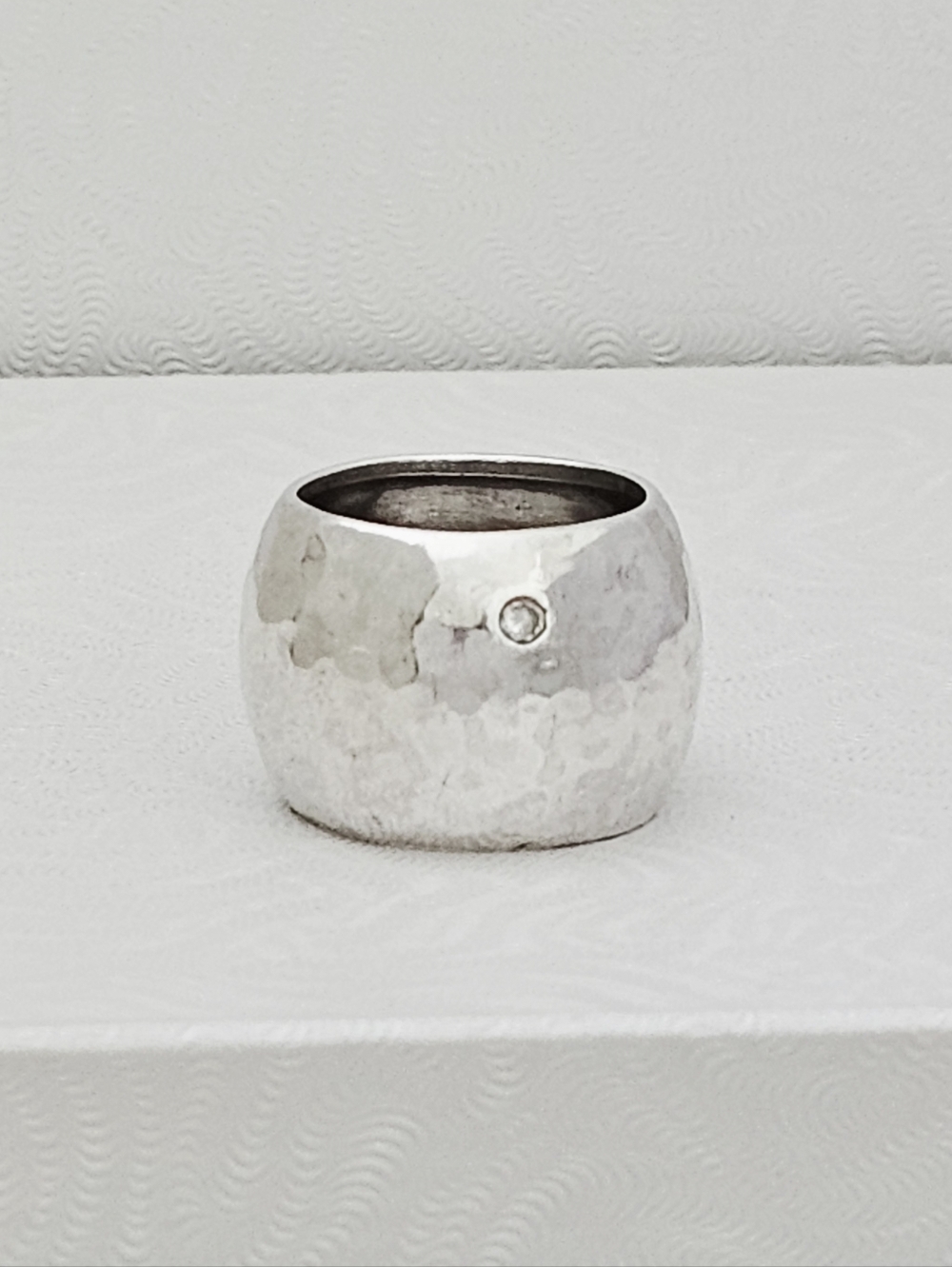 Silpada Sterling Silver CZ 'Bright Spot' Wide Band Cigar Ring Size 7.5 R2934 - Picture 1 of 14